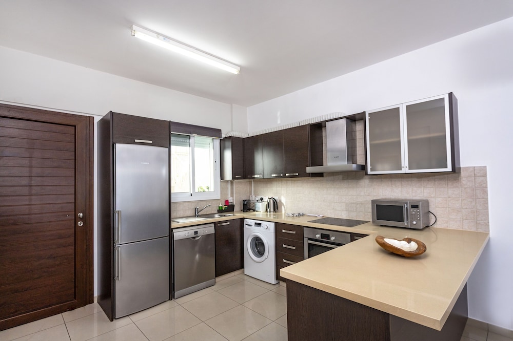 Limassol Vacations - Bay View Gardens Apartments with Pool - Property Image 32