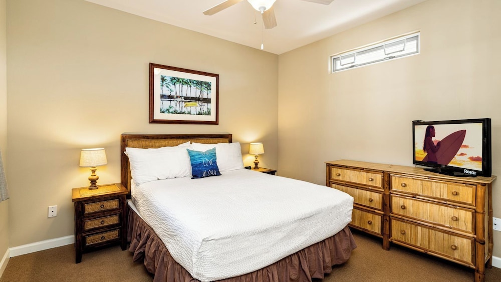 Family & Couples' Fun - Golf, Mountain & Lake Views + Walk to Dining & Beach - Vrkcv