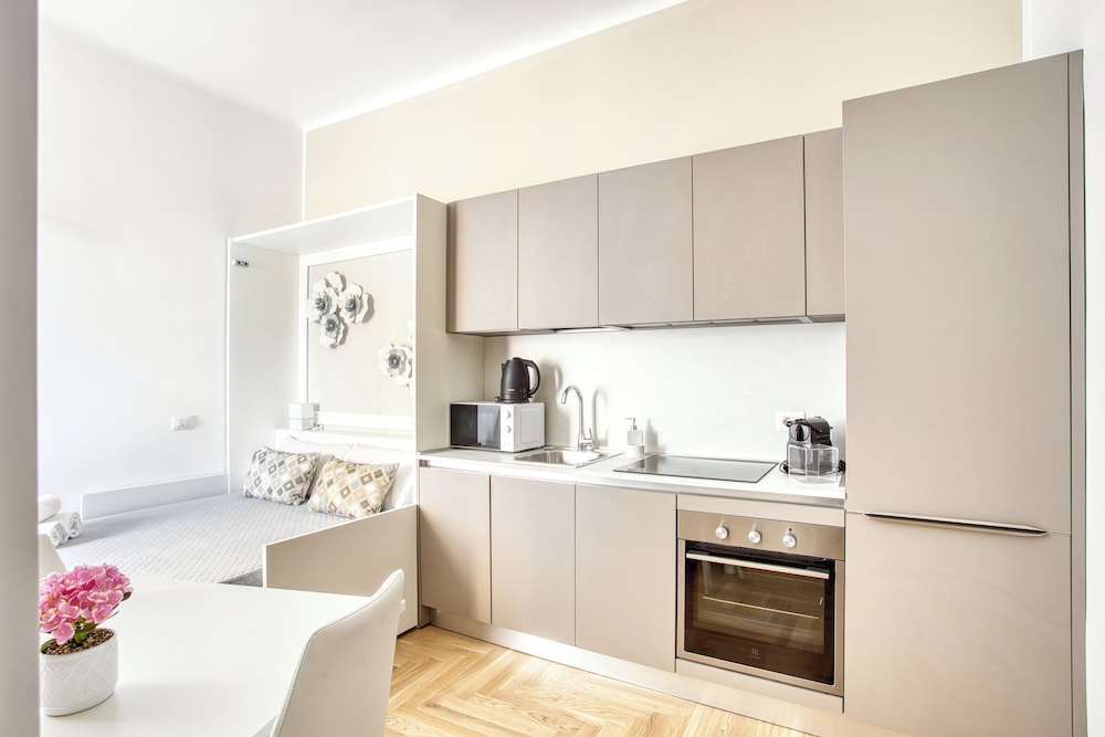Old Milan Navigli Family Apartments