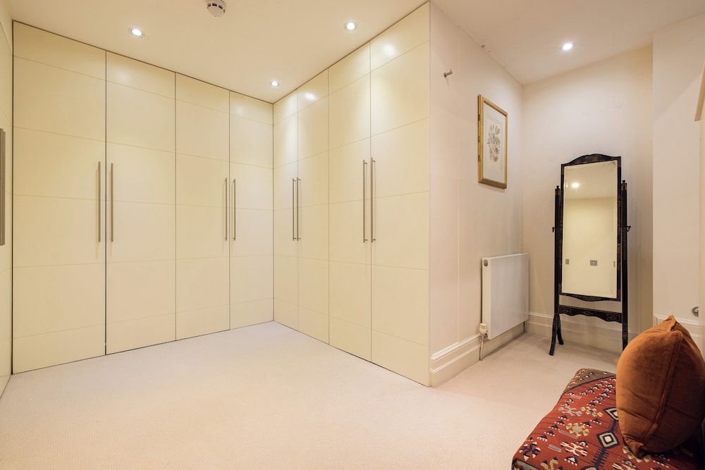 Large 3-bed 5-guest 1841 Duplex House Paddington