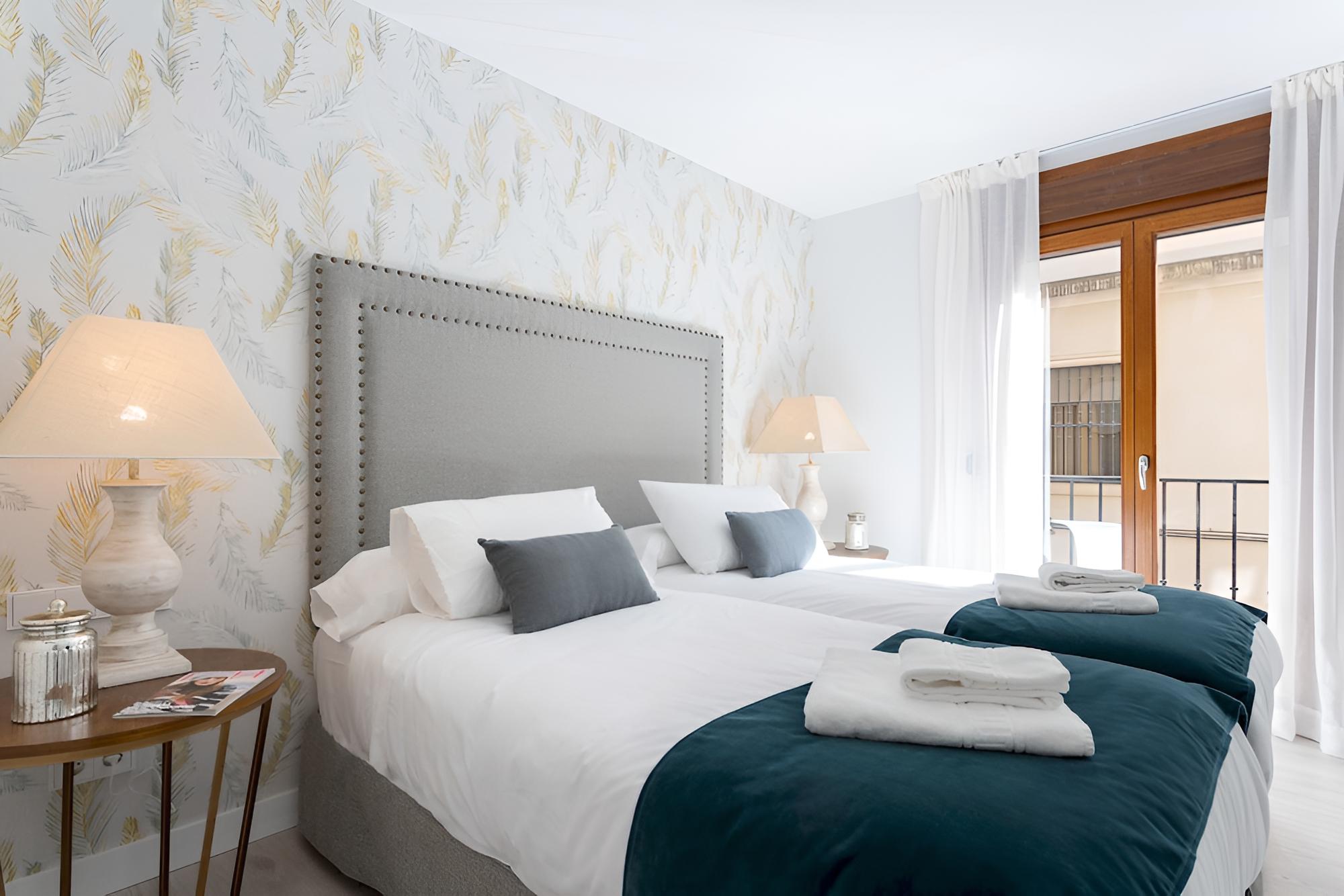Unbeatable Location Near the Cathedral 3 Bd Apart Cabildo V view 4