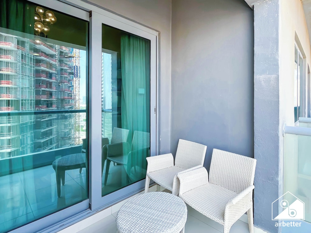 Elegant 2-bed Retreat Stunning Downtown Views