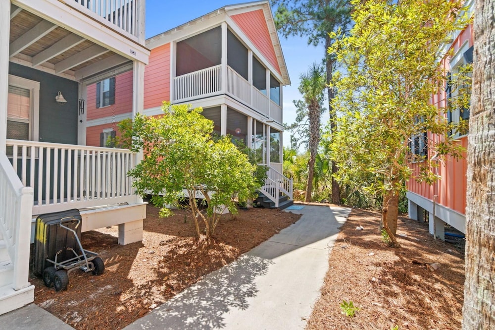 Pet Friendly Beach House - Sandy Toes