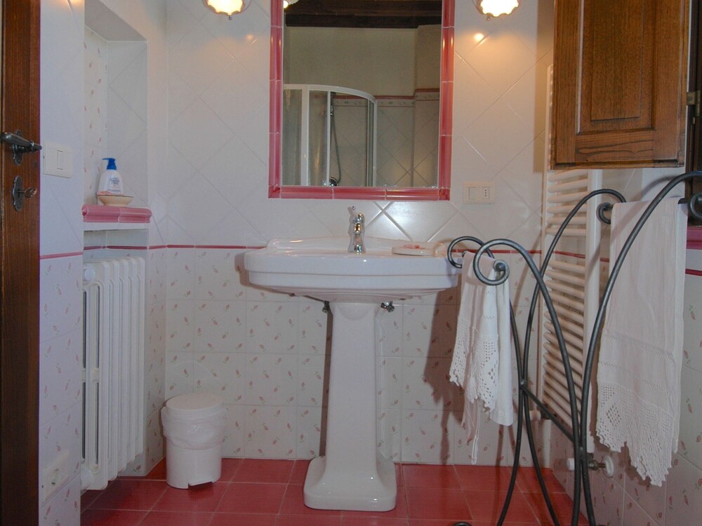 Cortona Vacations - Agriturismo Near Cortona With Swimming Pool - Property Image 69