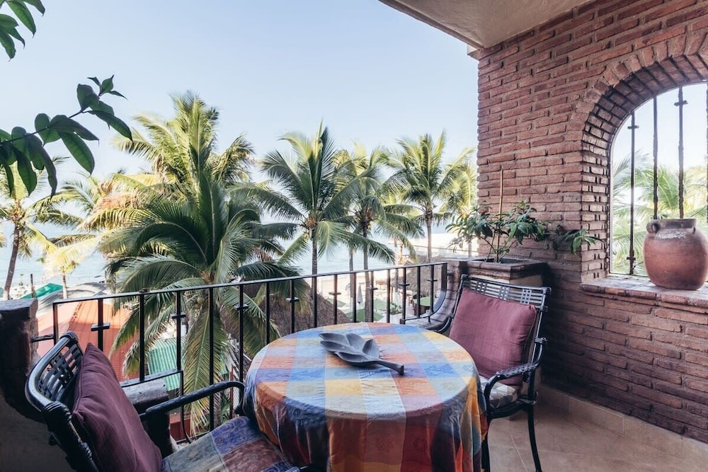 Ocean View 1Br Condo-balcony-beach-pool - 301