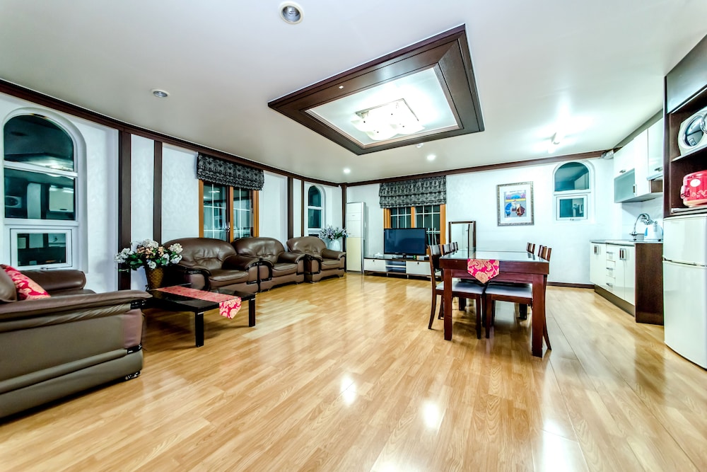Jungmun JejuHue Pension