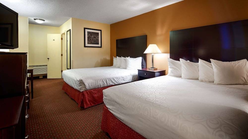 St. Charles Vacations - Best Western Inn of St. Charles - Property Image 12
