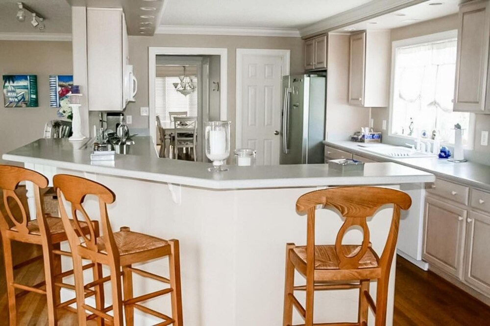Coastal Escape w Pool Pool Table Walk to Beach view 3