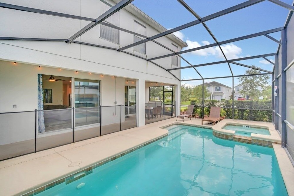 4710kings 6 Bedroom Villa by RedAwning