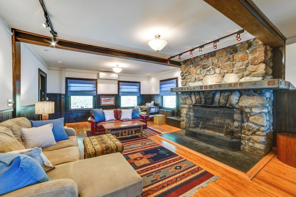 Hatch's Landing: Lake Ostego Home