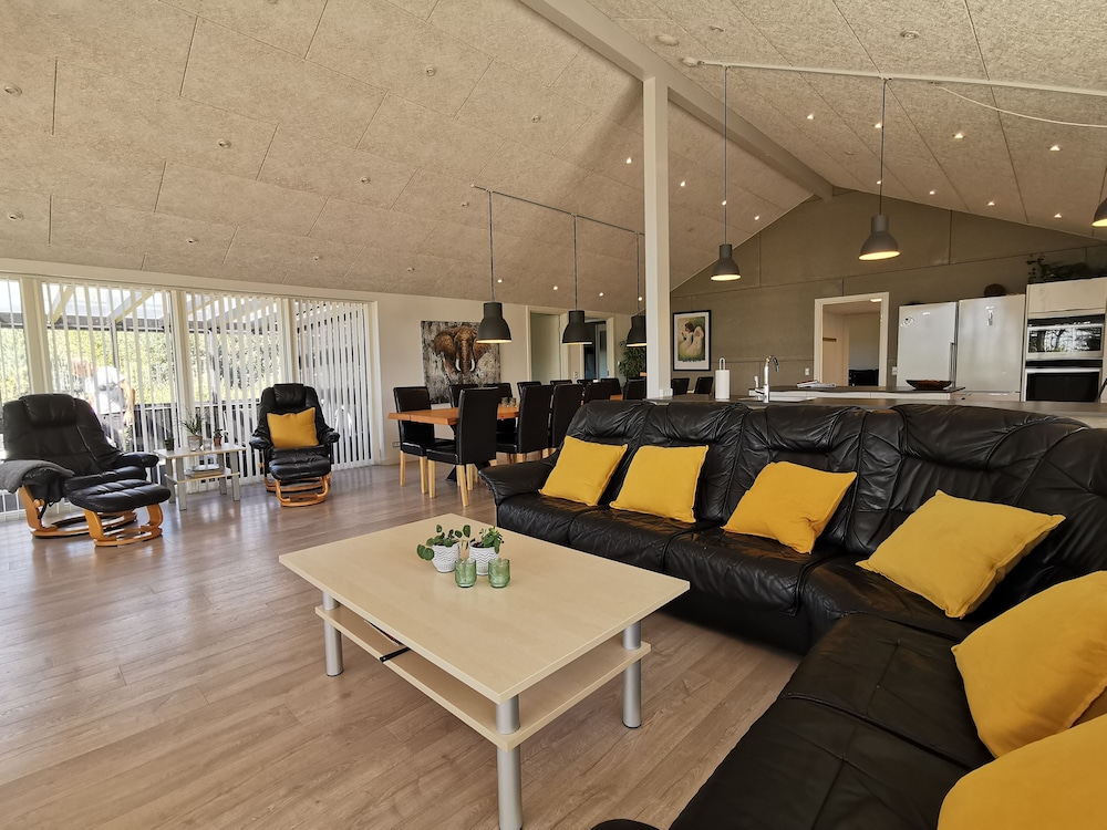 Panoramic Views and Luxurious Comfort on Læsø Island