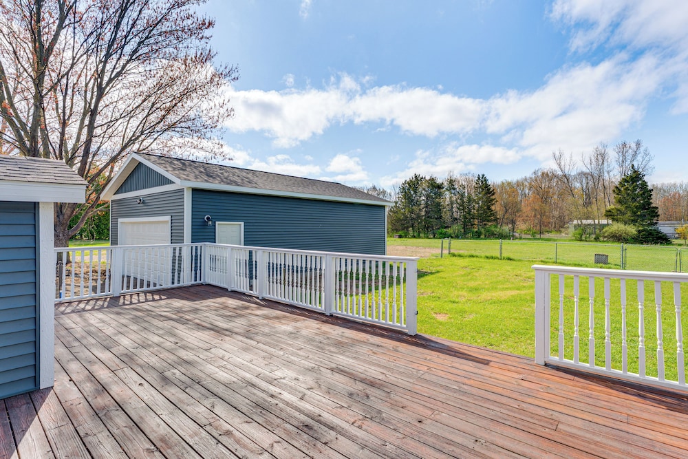 < 3 Mi to Double JJ Resort: Home w/ Large Yard!