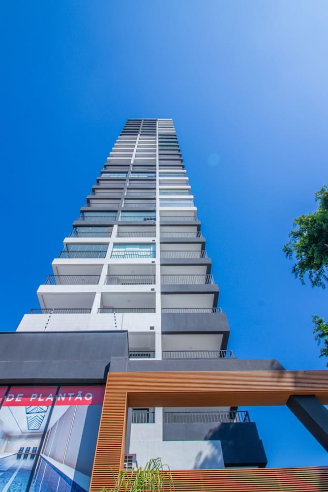 Studio Elegante com Varanda e Tima Localiza o