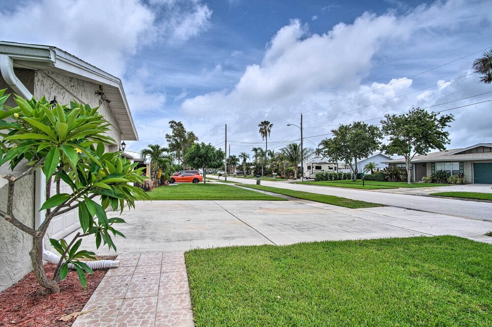 Sunny Canalfront Getaway, 8 Mi to Cocoa Beach view 2