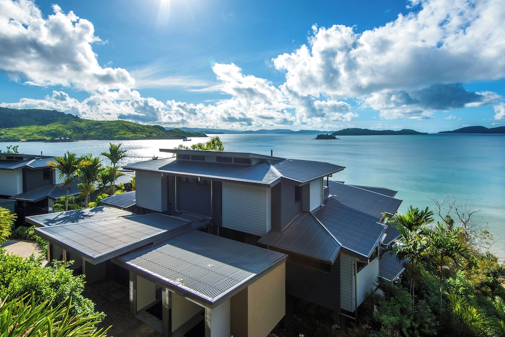 Edge 18 Waterfront Luxury