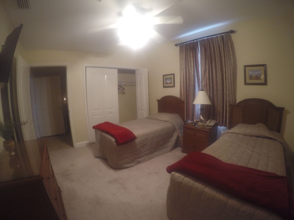 Lexington Vacations by Stark Hospitality