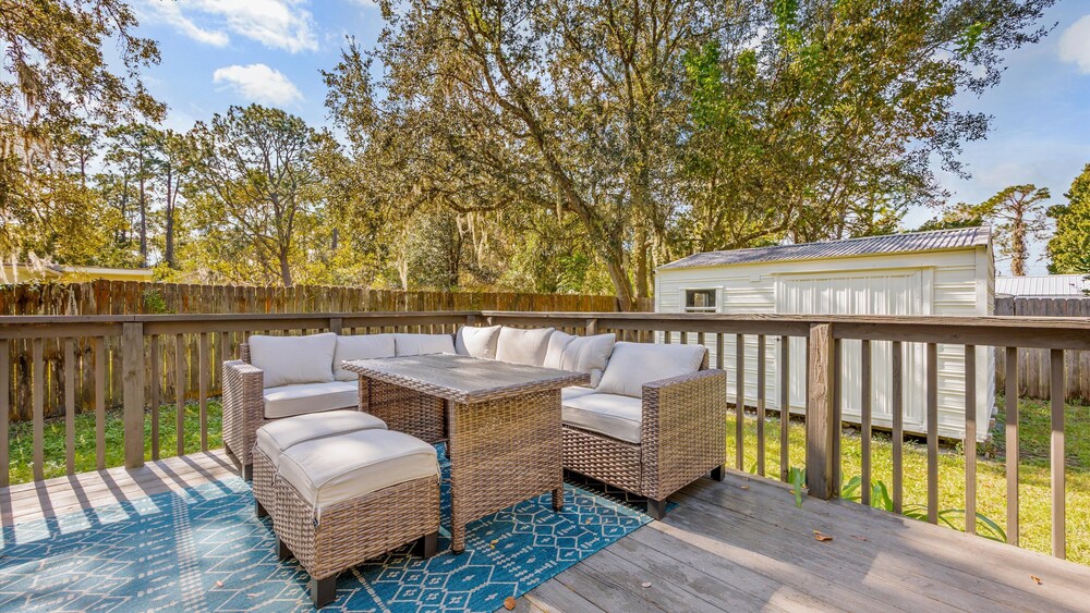 The Oak Hideaway Pet Friendly 3bd! view 4
