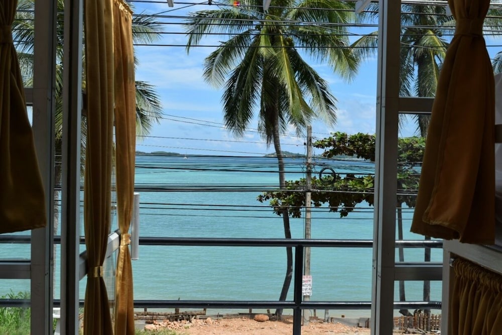 Zone6 Coworking Beach Apartment