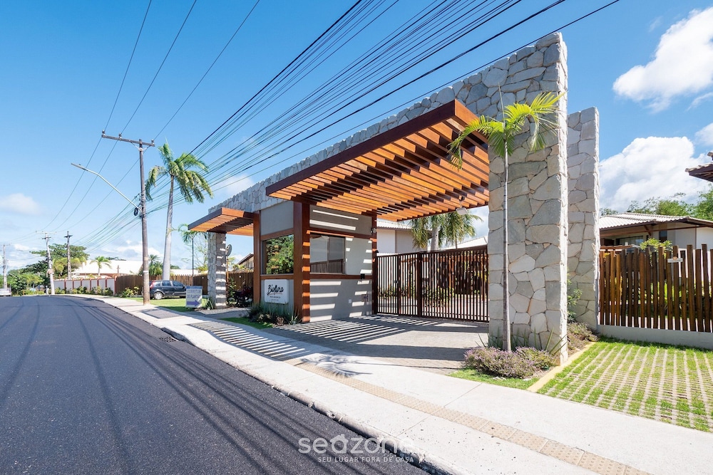 Charming Apartment With Pool View! Bio0079