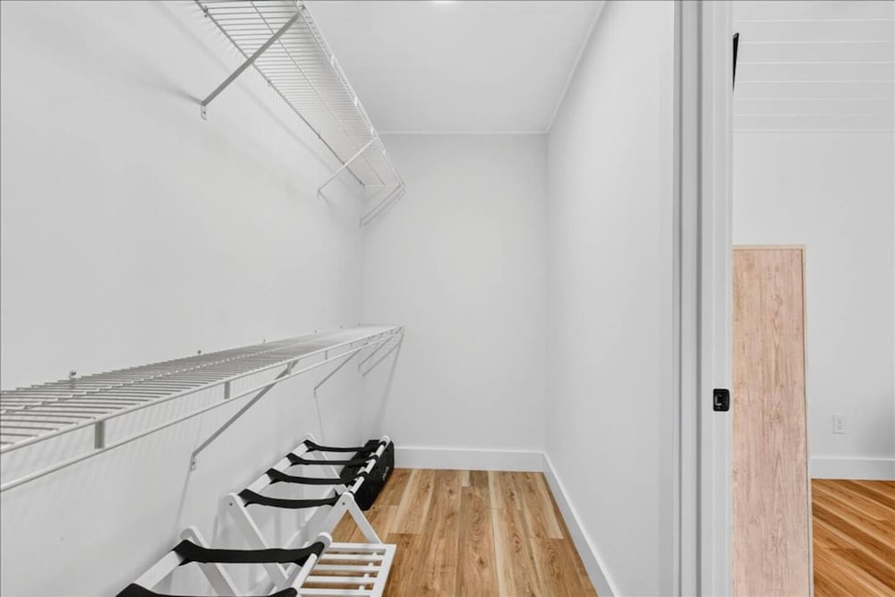 New Listing Lux Beach House Dog Friendly