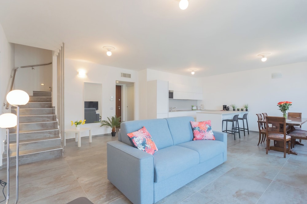 Dream Lake Apartments by Rent all Como