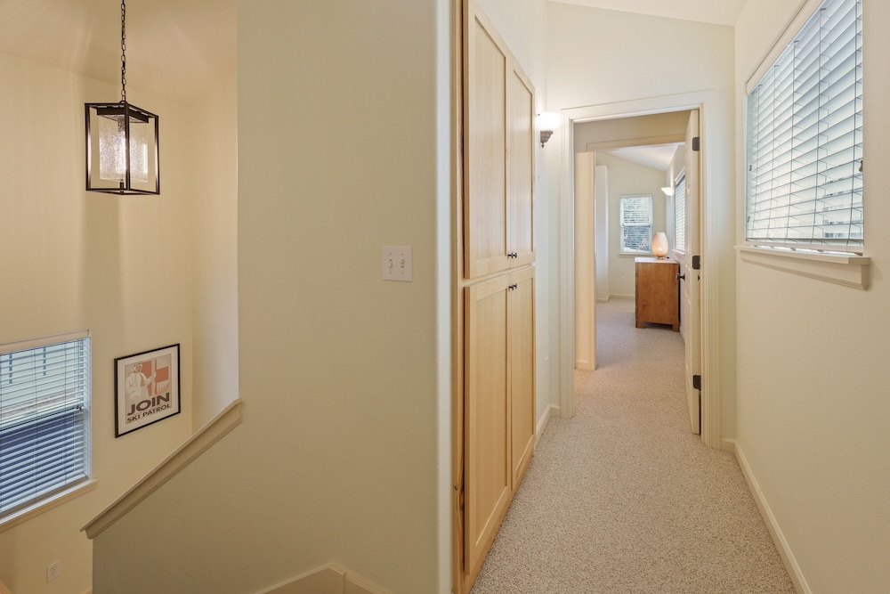 Meet Me On Milwaukee 30 Day Minimum 2 Bedroom Home
