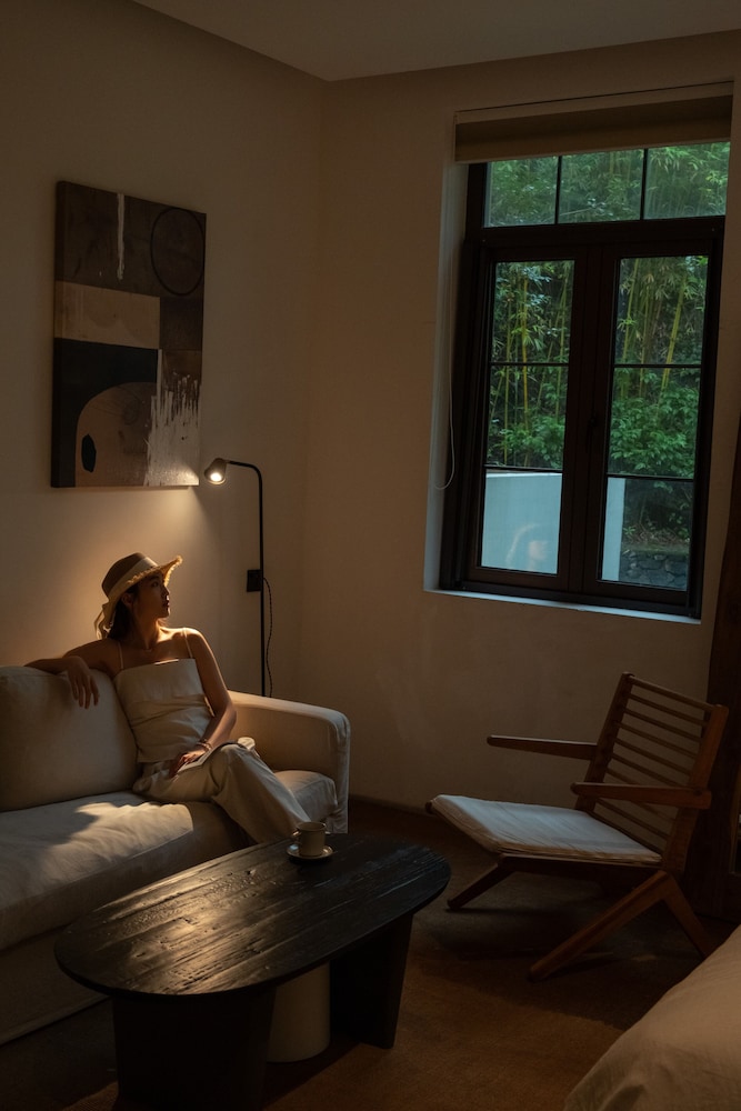 Miyue Shenzhen Tianlu Secret Wild Wizard Holiday Hotel