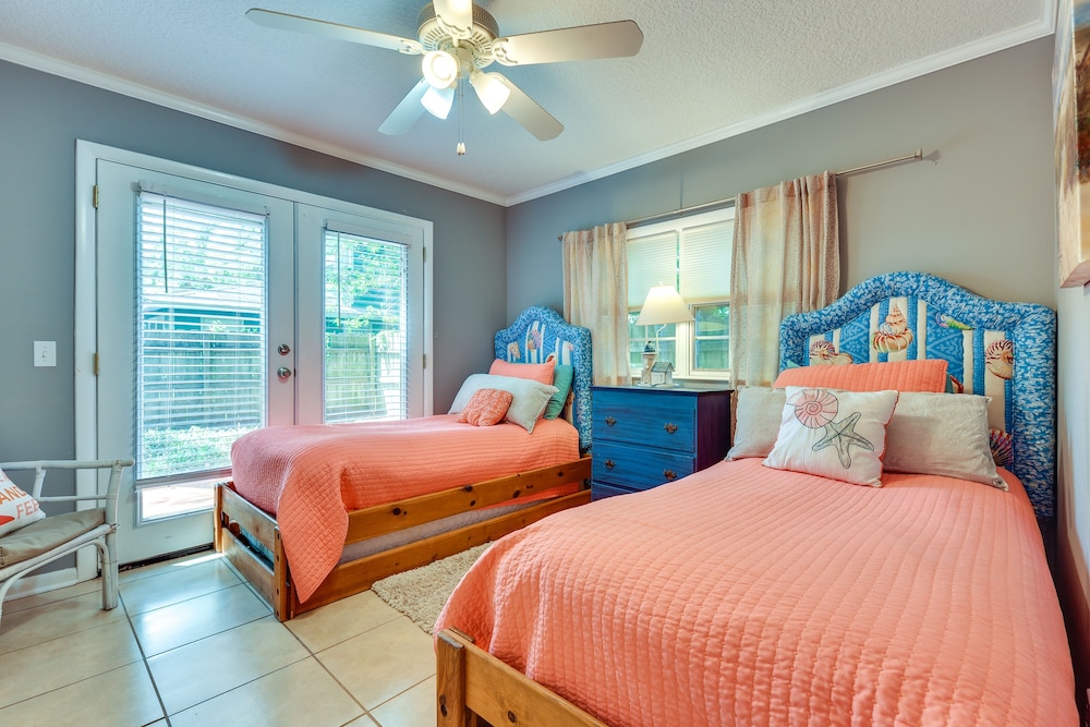 Stunning St Simons Island Home w/ Yard Near Beach! view 2