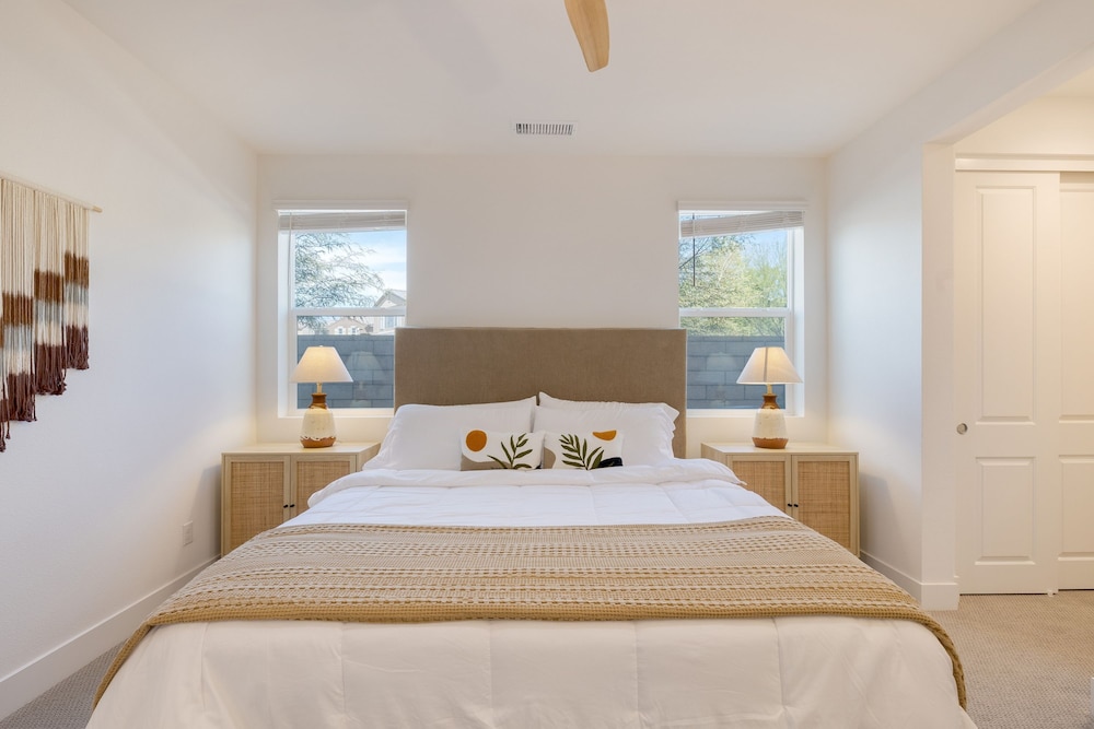 Lago Luxe by Avantstay Lakefront Private Pool Great for Festival Season