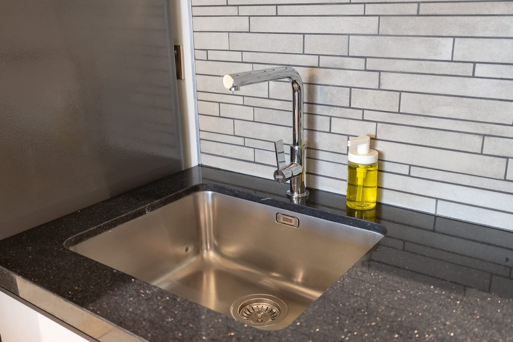 A Fantastic 1 Bed Flat Located in JVC