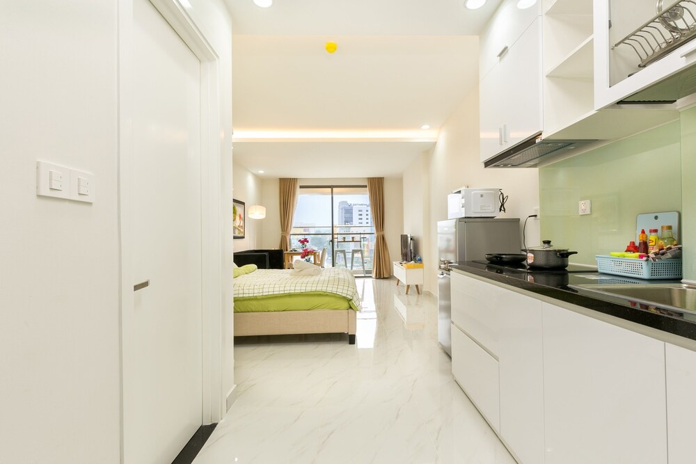 Jennifer House - Millenium Apartment