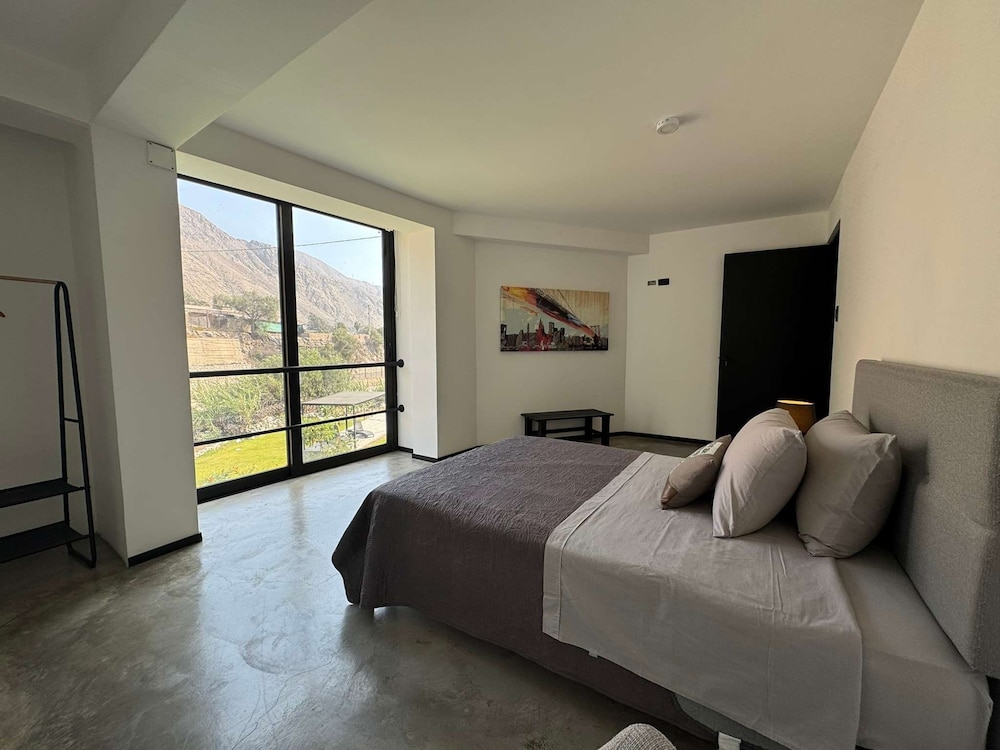 w Elegant 7BR Home w Pool in Santa Eualia