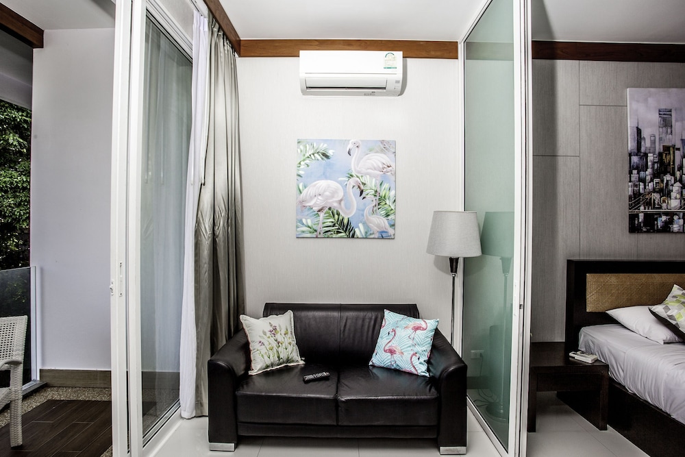 Q Kata Residence