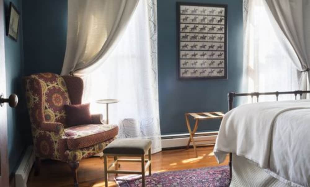 Burdett House Bed & Breakfast