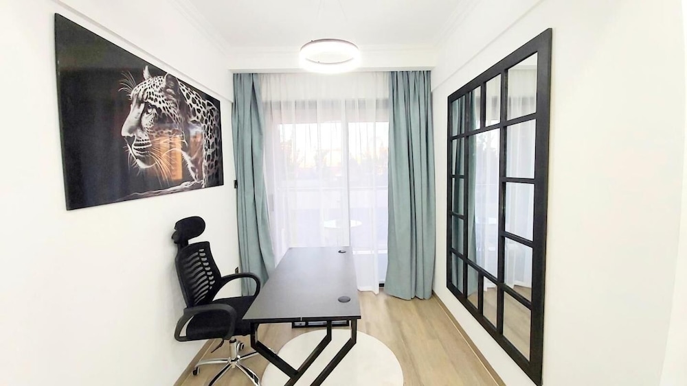 Luxurious Nairobi Condo With Rooftop Pool & Gym