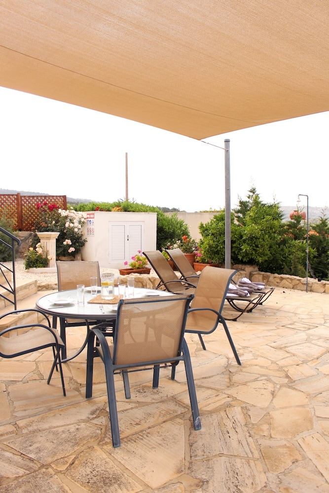 102 PAP - Stay Helios House