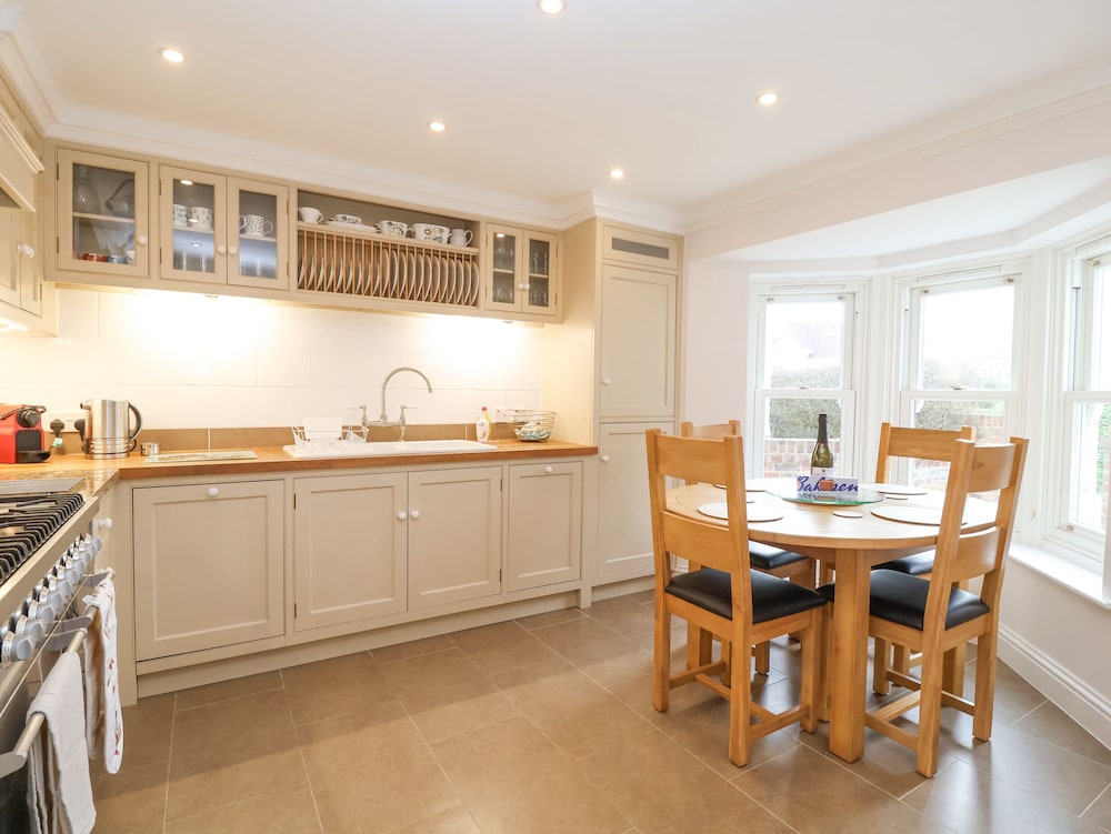 9 Church Farm Rise
