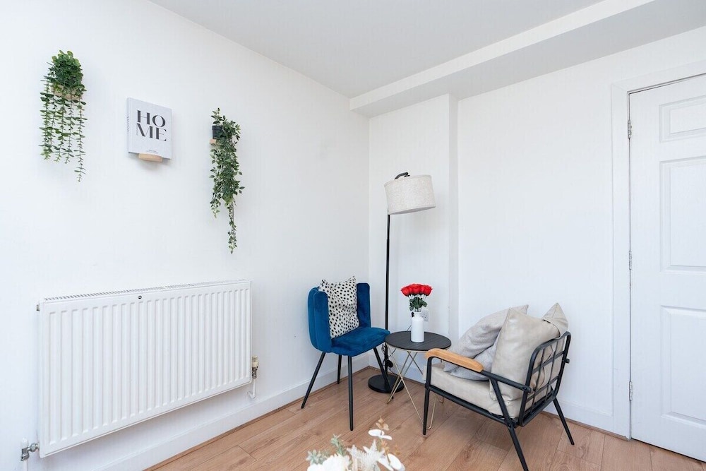 Cozy Southampton Apartment in Prime Location