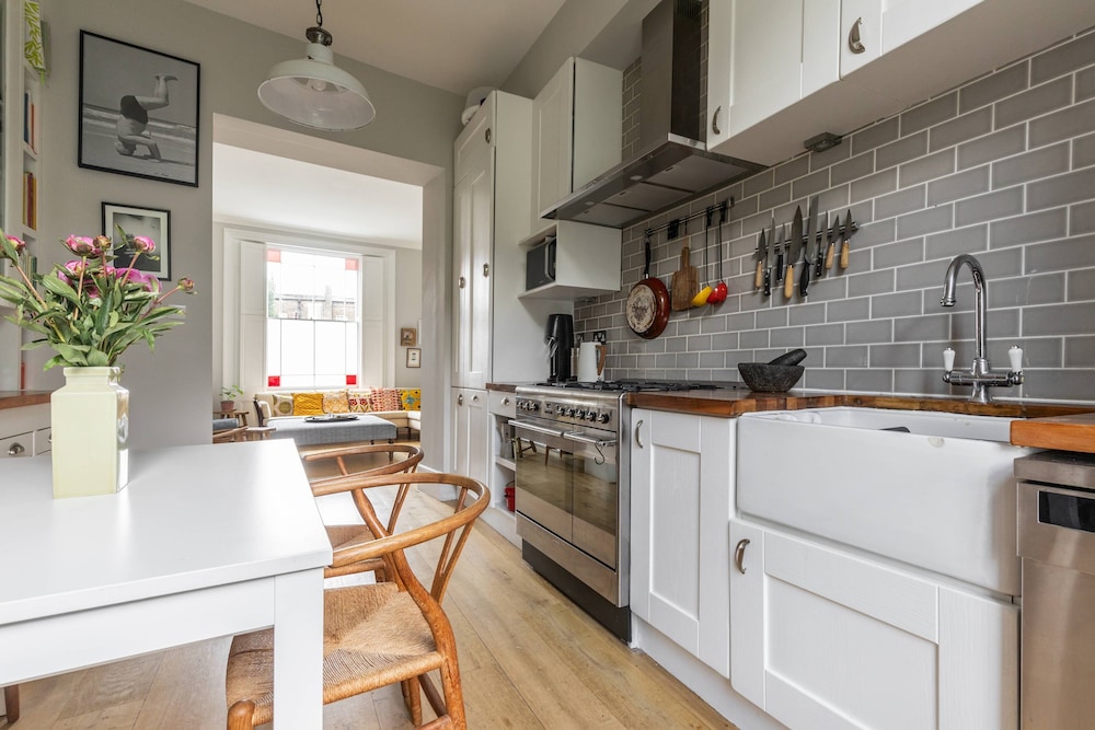 Lyme Terrace by Onefinestay
