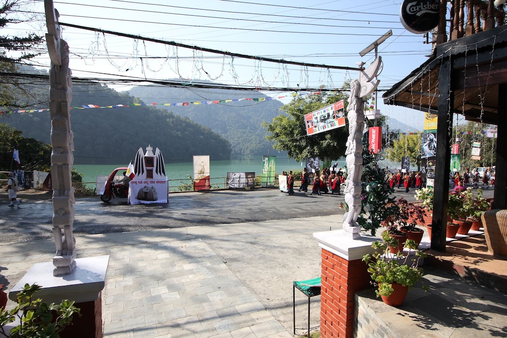 Lake View Resort