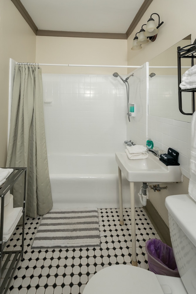 Memphis Belvedere Suites
