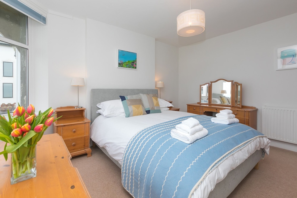 4 Pentowan Court