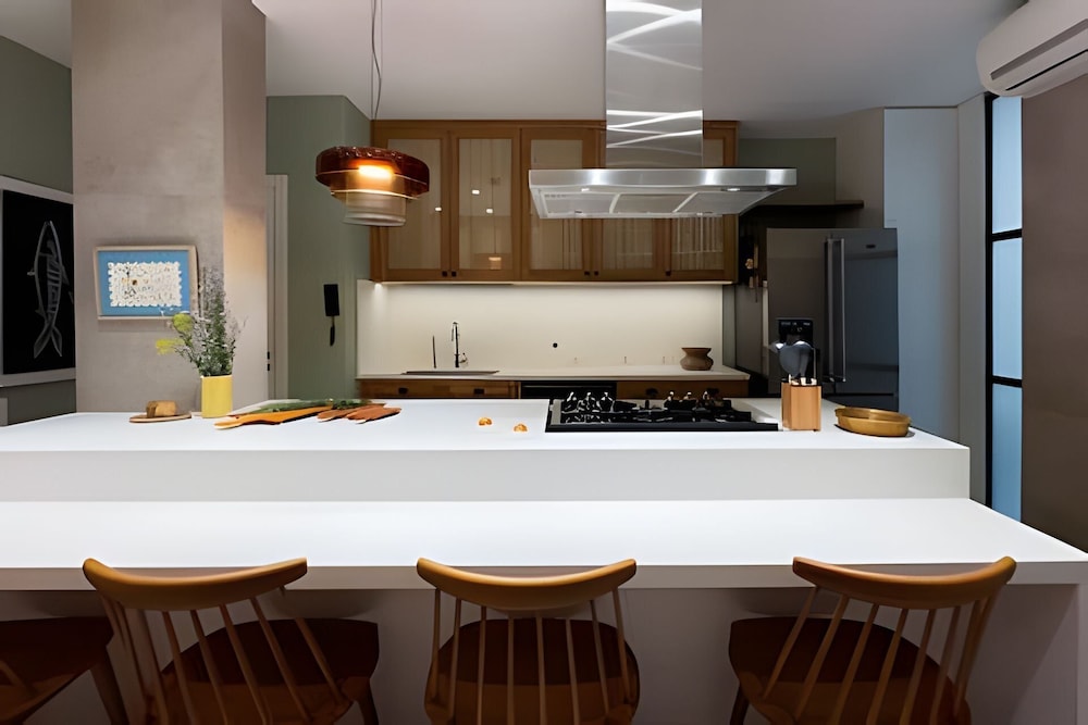 Ipanema | Duplex no melhor local do bairro, 4 quartos, 5 min da Praia - por Casapē Rio