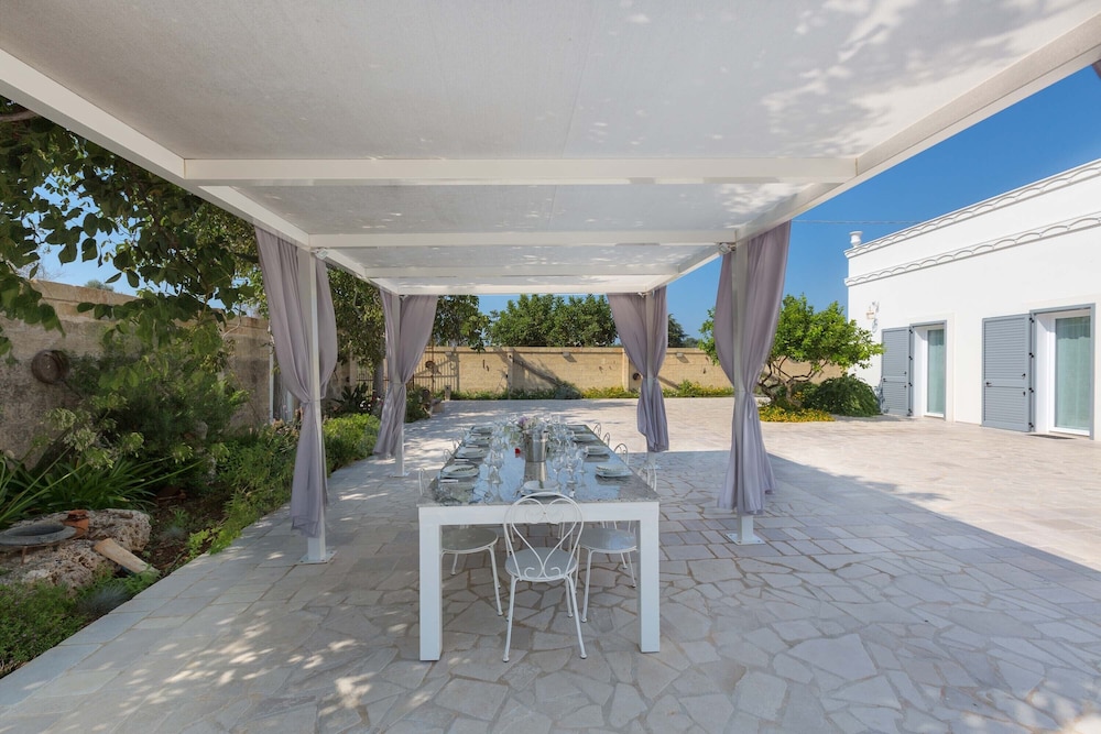 1695 Villa Albarosa by Perle di Puglia view 3
