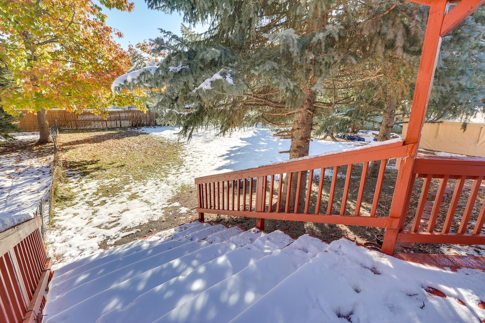 Lakewood Gem w/ Deck  7 Mi to Downtown Denver - Property Image 8