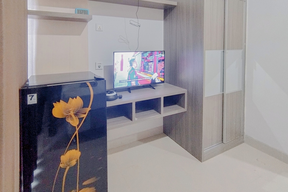 Simply Design Studio At Taman Melati Surabaya Apartment
