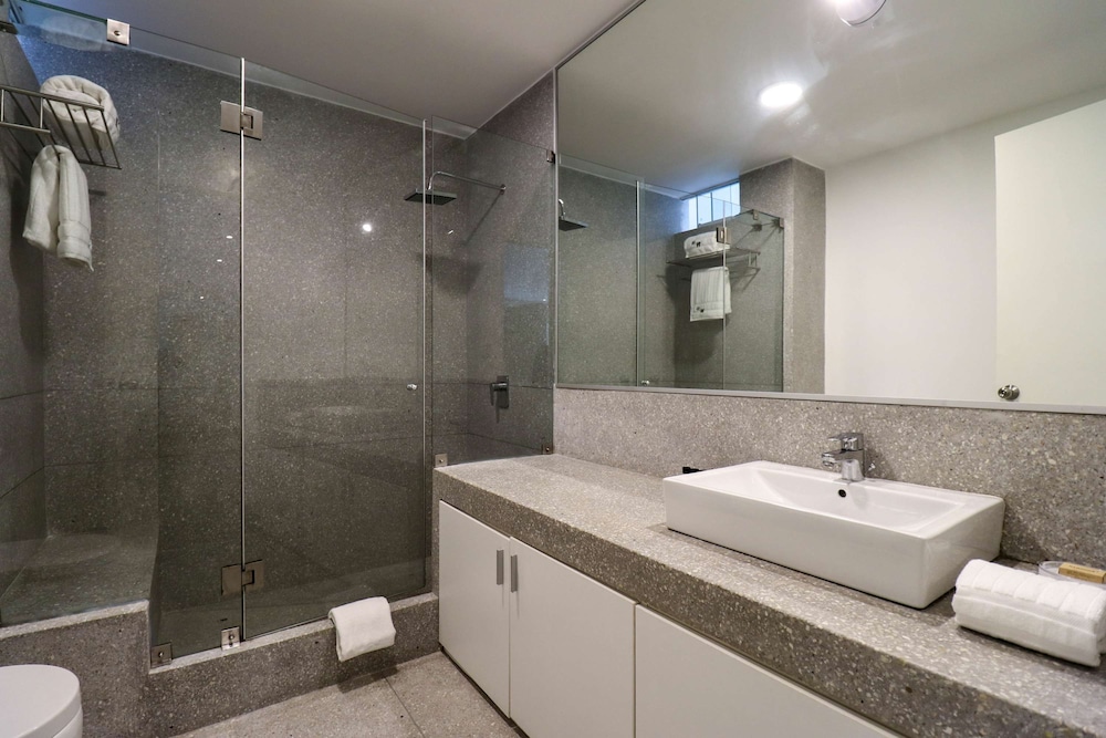 w Stunning 1BR Near Malecon in Barranco