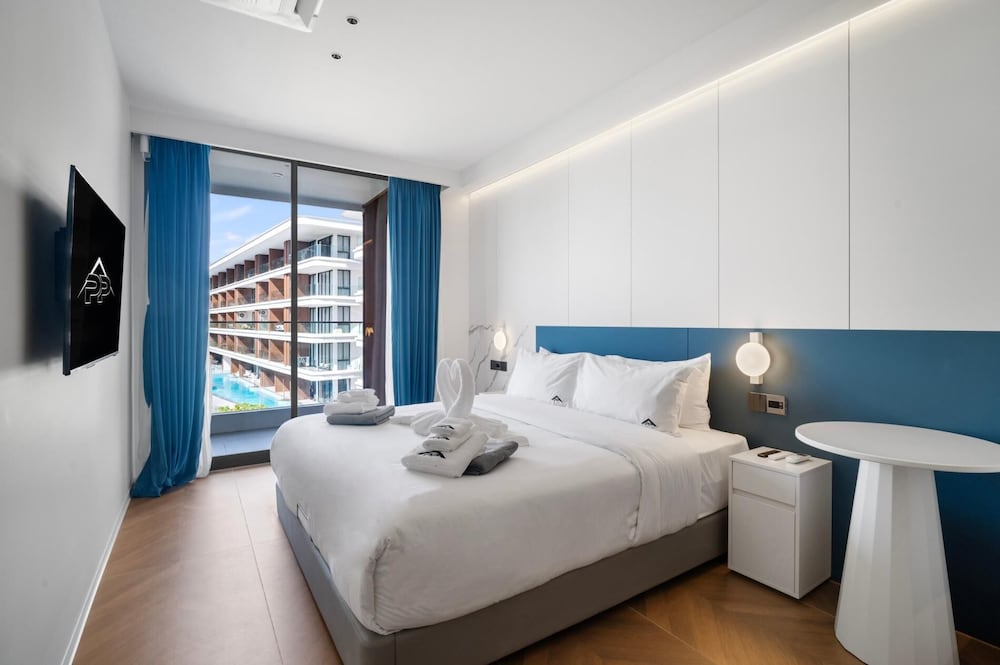 Premier Kora 3-bedroom Apartment E333 Beachfront