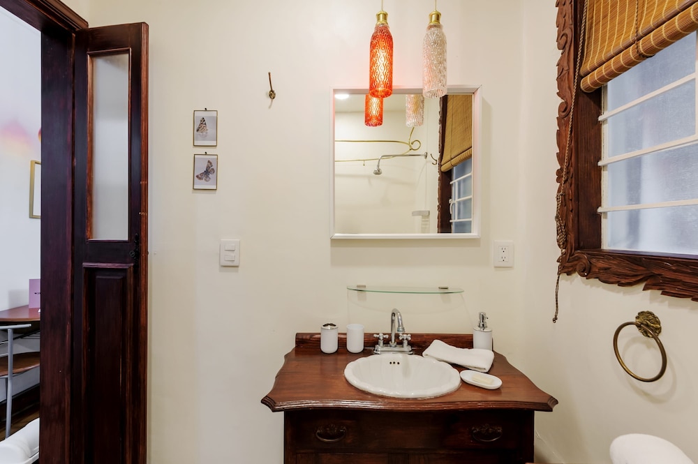 Majestic 1BR With Comfy Deco in Condesa