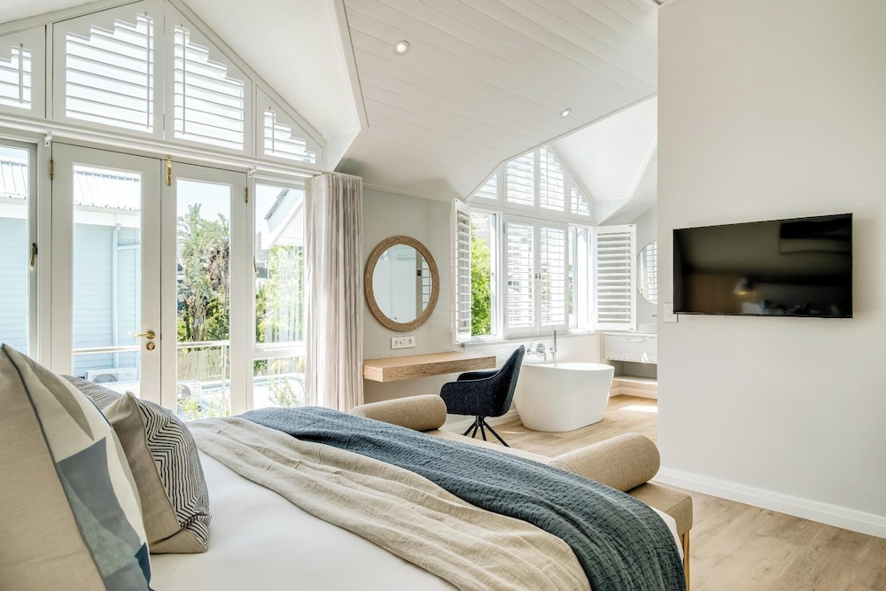 6bed Villa by Camps Bay Beach Seven the Drive